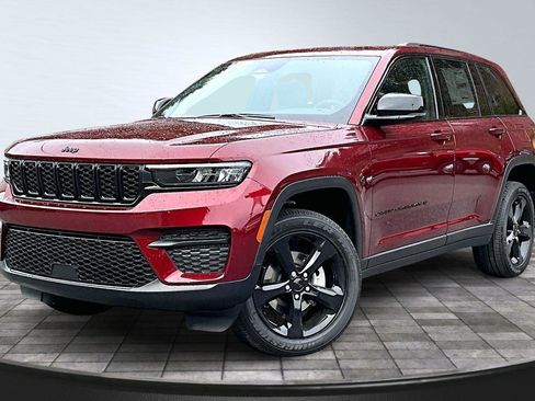 New 2025 Jeep Grand Cherokee Altitude image 2