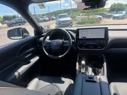 Used 2025 Toyota Grand Highlander AWD Hybrid image 49