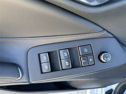 Used 2022 Toyota Avalon XSE image 10