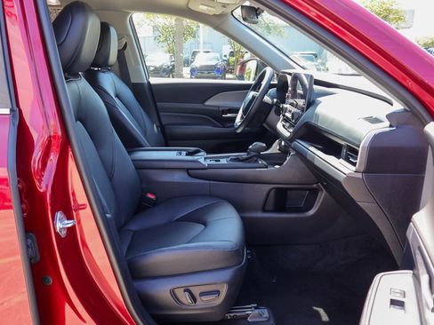 Used 2025 Toyota Grand Highlander AWD image 9
