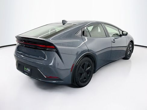 Used 2025 Toyota Prius LE FWD image 9