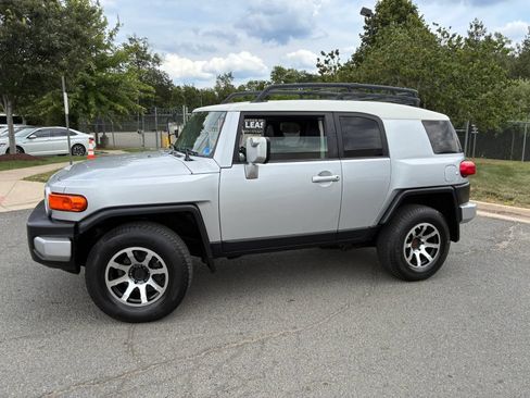 Used 2008 Toyota FJ Cruiser 4WD image 3