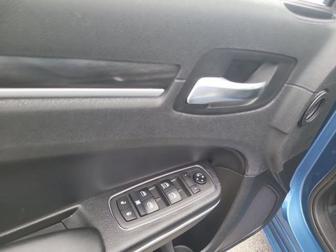 Used 2021 Chrysler 300 Touring RWD image 17