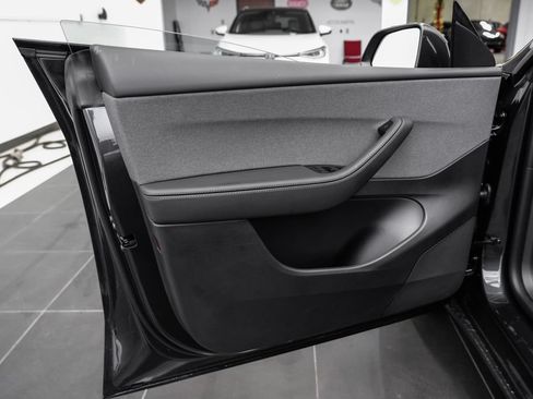 Used 2026 Tesla Model Y 2WD image 40