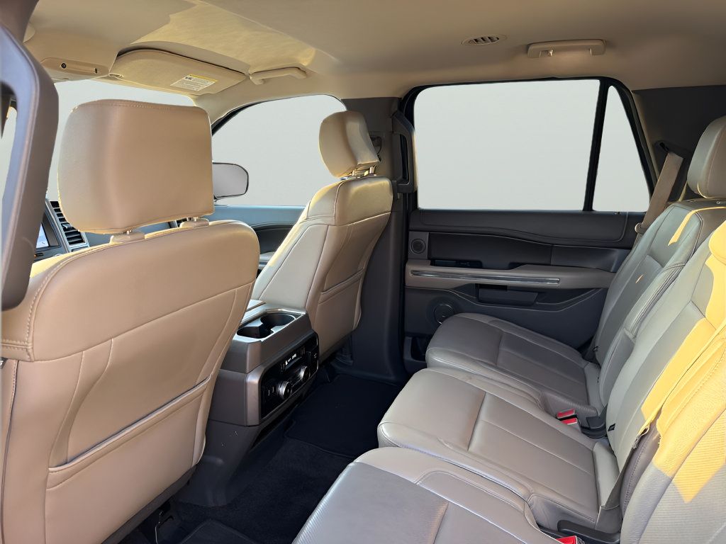 Used 2018 Ford Expedition XLT w/ Equipment Group 202A RWD image 37