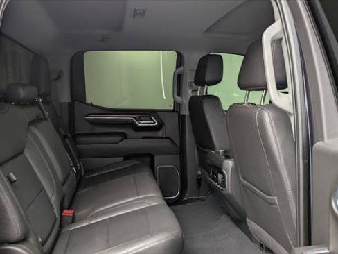 Used 2023 GMC Sierra 1500 SLT AWD/4WD image 18