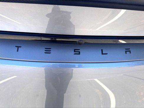 Used 2026 Tesla Model Y 2WD image 11