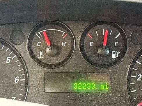 Used 2004 Ford Taurus SE FWD image 12