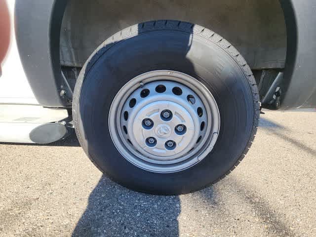 Used 2025 RAM ProMaster 2500 w/ U-Haul Equipment Group FWD image 33