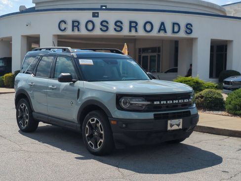 Certified 2022 Ford Bronco Sport Outer Banks w/ Tech Package AWD/4WD image 1