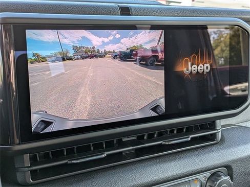 New 2025 Jeep Gladiator Sport image 21