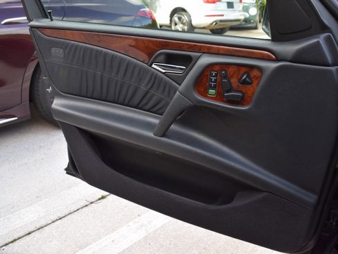 Used 1998 Mercedes-Benz E 320 Sedan image 45