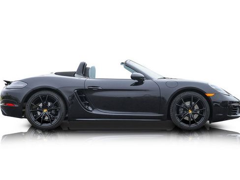 Used 2025 Porsche 718 Boxster image 2