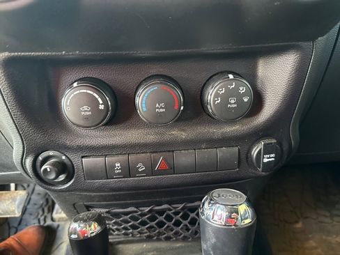 Used 2017 Jeep Wrangler Unlimited Sport image 13