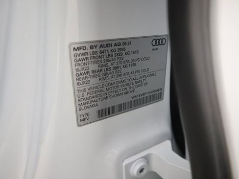 Used 2022 Audi Q8 Premium Plus image 35