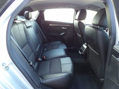 Used 2017 Chevrolet Impala LT FWD image 9