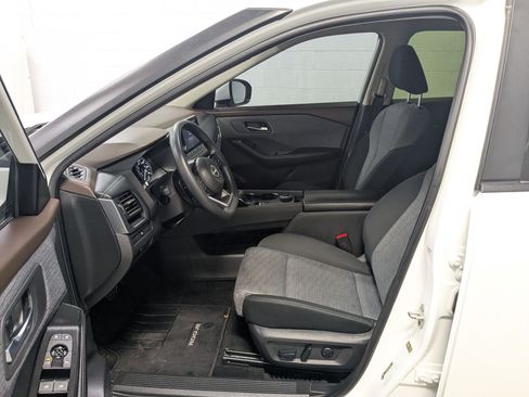 Used 2023 Nissan Rogue SV AWD/4WD image 20