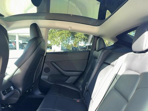 Used 2022 Tesla Model Y Performance image 14