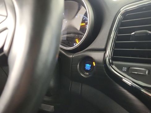 Used 2020 Jeep Grand Cherokee Altitude image 15