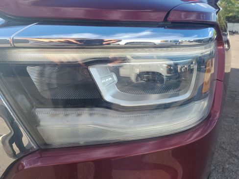 Used 2023 RAM 1500 Laramie AWD/4WD image 9