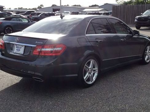 Used 2013 Mercedes-Benz E 350 4MATIC Sedan image 5