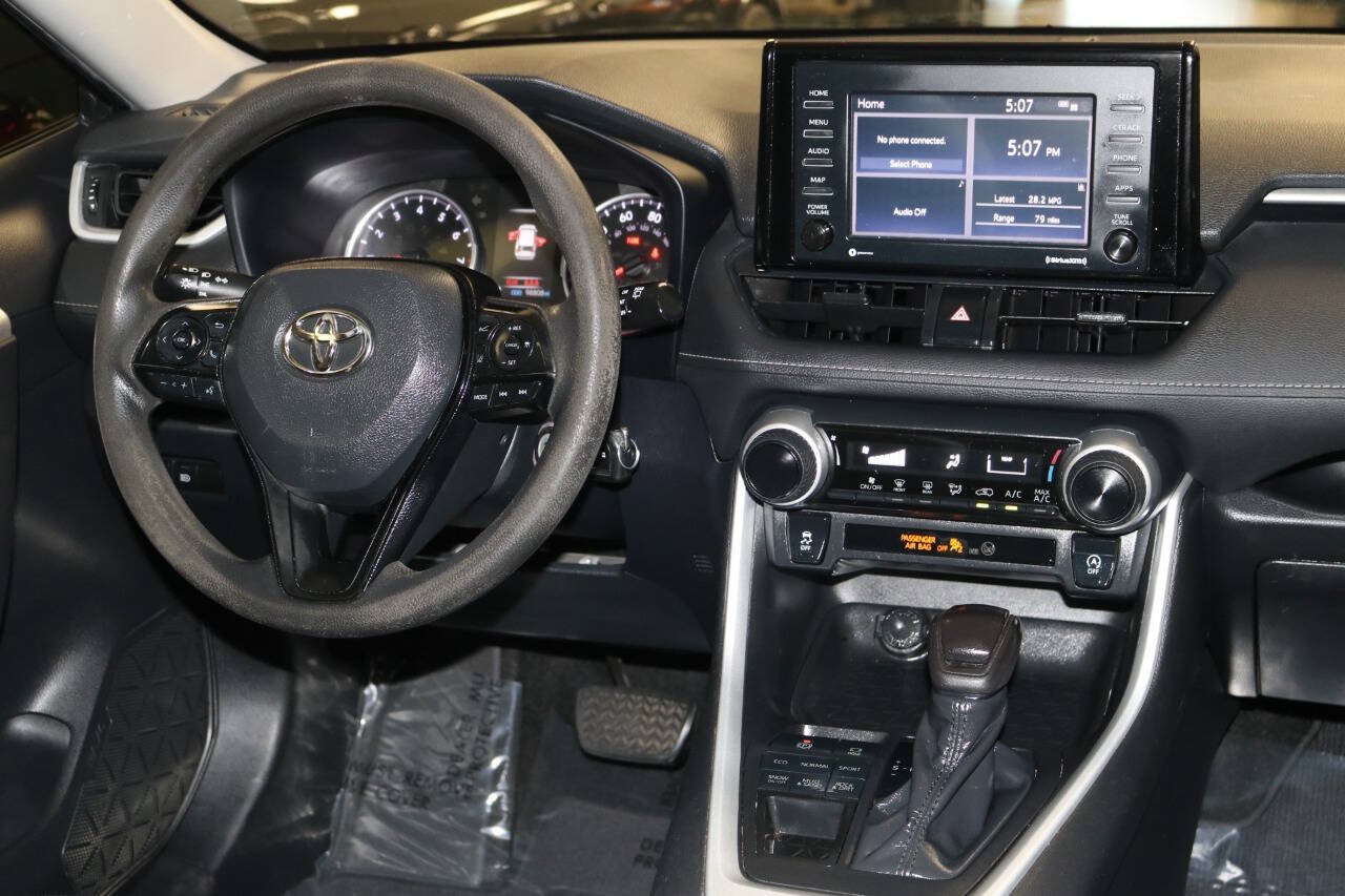 Used 2020 Toyota RAV4 LE w/ Carpet Mat Package AWD/4WD image 21