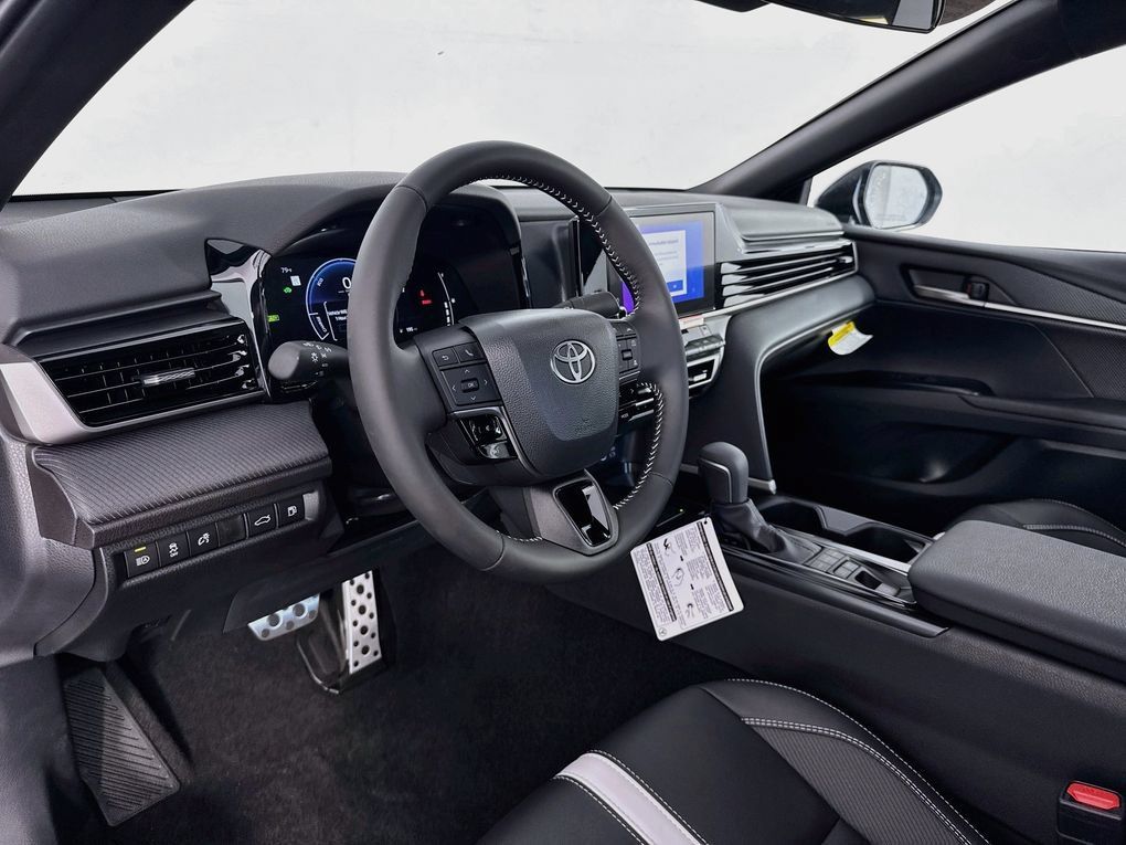 Used 2026 Toyota Camry SE FWD image 14