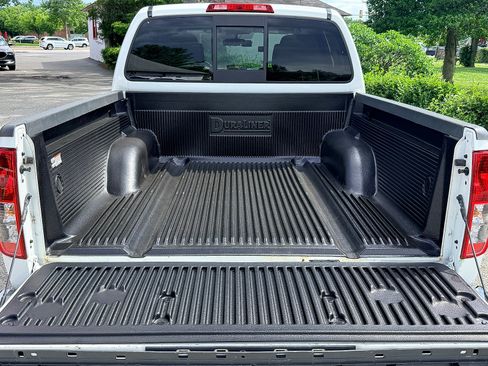 Used 2021 Nissan Frontier SV AWD/4WD image 10