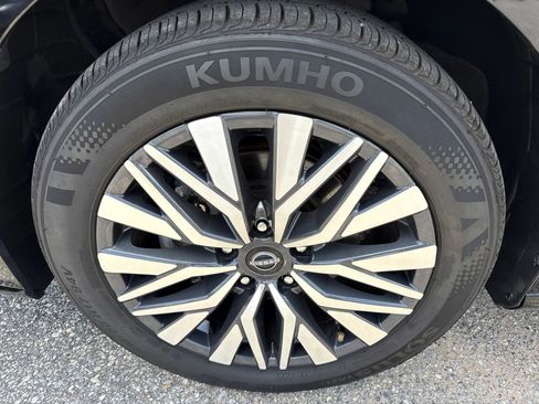 Used 2025 Nissan Altima 2.5 SV AWD/4WD image 10