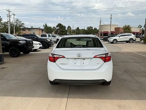 Used 2015 Toyota Corolla LE FWD image 6