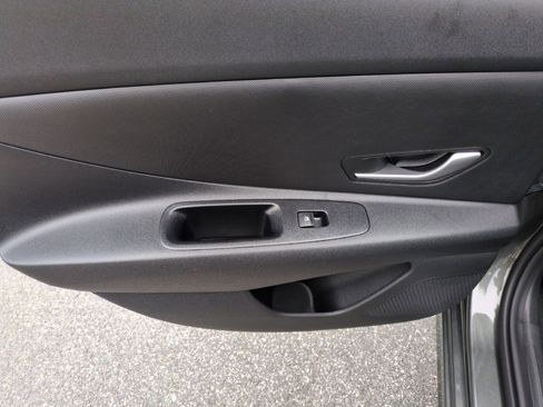 New 2026 Hyundai Elantra SE FWD image 32