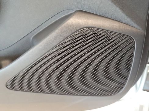 Used 2025 Toyota Corolla LE image 20