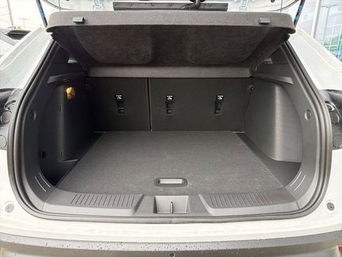 New 2026 Chevrolet Trax RS w/ Sunroof Package FWD image 7