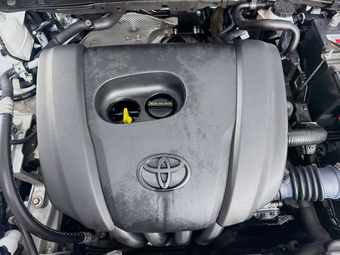 Used 2019 Toyota Yaris L image 39