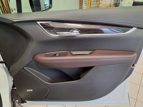 Certified 2022 Cadillac XT6 Premium Luxury image 12