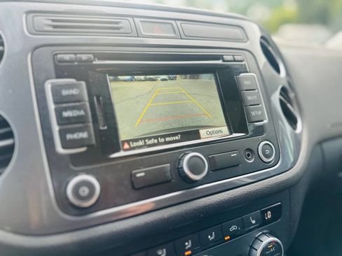 Used 2013 Volkswagen Tiguan SEL image 18