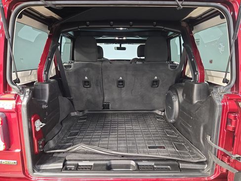 Used 2021 Jeep Wrangler Unlimited Rubicon AWD/4WD image 18