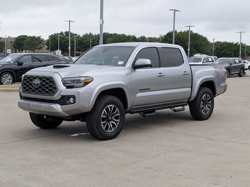 Used 2021 Toyota Tacoma TRD Sport w/ Technology Package AWD/4WD image 10