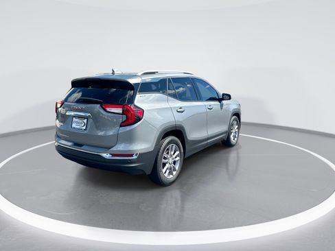 Used 2023 GMC Terrain SLT w/ LPO, Floor Liner Package FWD image 9