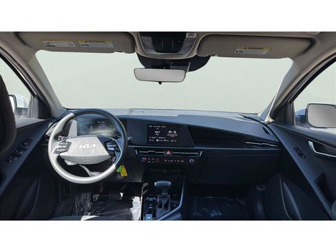 Used 2025 Kia Niro LX FWD image 21