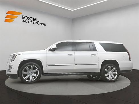 Used 2017 Cadillac Escalade ESV Premium Luxury image 39