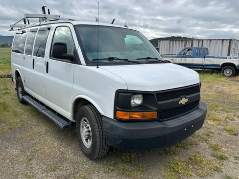 Used 2015 Chevrolet Express 2500 LS RWD image 2