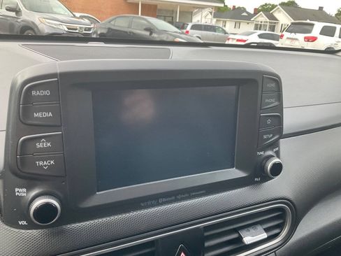 Used 2020 Hyundai Kona Limited FWD image 19