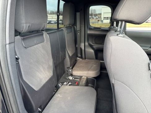 Used 2017 Toyota Tacoma TRD Sport w/ Tow Package (A/T) image 14