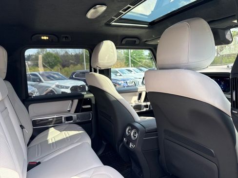 Used 2025 Mercedes-Benz G 550 image 16