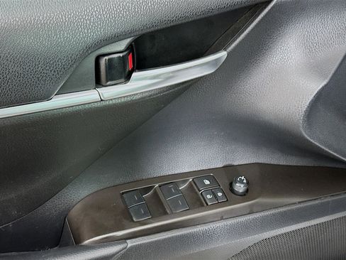 Used 2023 Toyota Camry SE FWD image 15