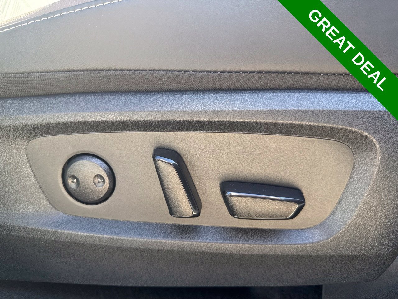 Used 2026 Nissan Pathfinder Platinum w/ Accent Package AWD/4WD image 21
