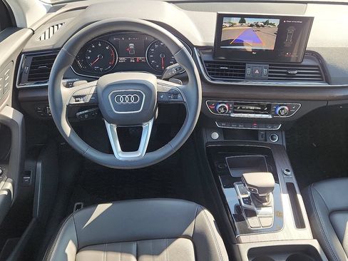 Certified 2024 Audi Q5 Premium AWD/4WD image 4