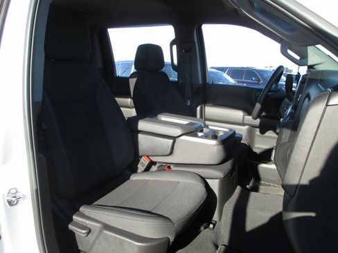 Certified 2025 Chevrolet Silverado 2500 Custom w/ Custom Convenience Package image 17