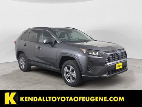 Used 2022 Toyota RAV4 LE AWD/4WD image 7